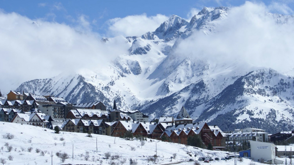 El Pirineo roza el 100% de capacidad con la llegada de miles de turistas